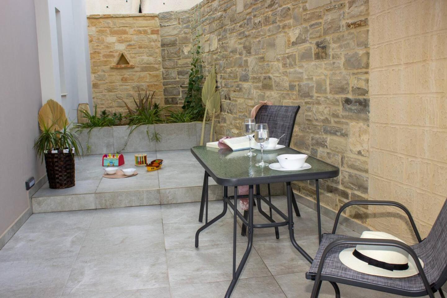 Maistro Suites With Pool, Matala מראה חיצוני תמונה